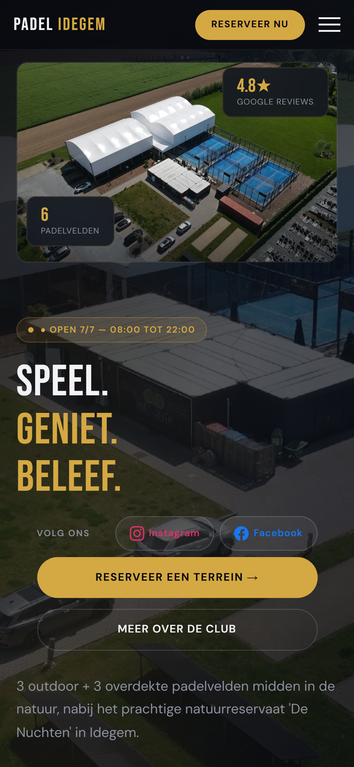 De website van Padel Idegem op een smartphone